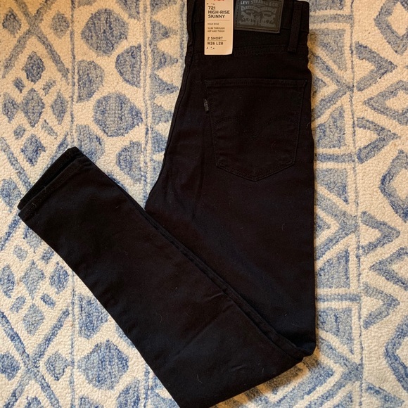 Levi’s 721 High-Rise Skinny Jeans in Black - Picture 10 of 16